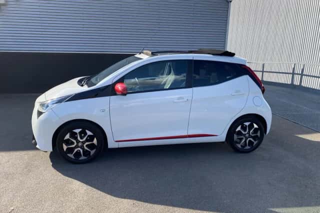 Toyota Aygo (2021) thumbnail 3