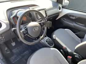 Toyota Aygo (2021) thumbnail 28