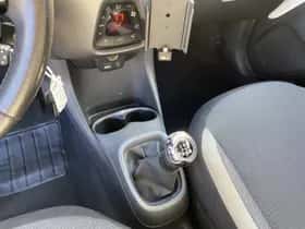 Toyota Aygo (2021) thumbnail 39