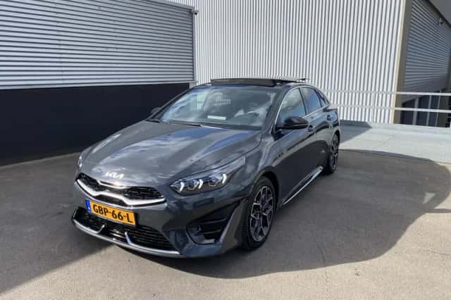 Kia Proceed (2024) thumbnail 3