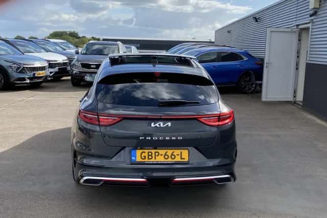 Kia Proceed (2024) thumbnail 6
