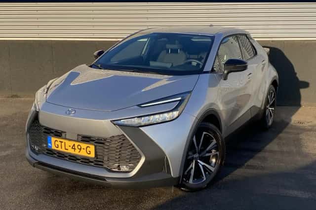 Toyota C-HR (2024) thumbnail 1
