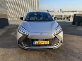 Toyota C-HR (2024) thumbnail 2