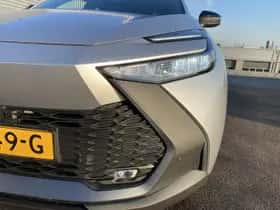 Toyota C-HR (2024) thumbnail 3