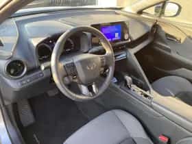 Toyota C-HR (2024) thumbnail 24