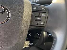 Toyota C-HR (2024) thumbnail 30