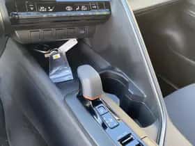 Toyota C-HR (2024) thumbnail 33