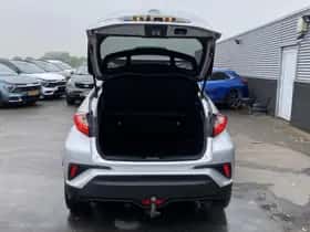 Toyota C-HR (2019) thumbnail 11