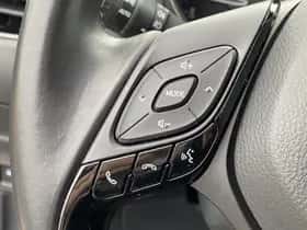 Toyota C-HR (2019) thumbnail 30