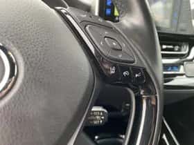 Toyota C-HR (2019) thumbnail 31