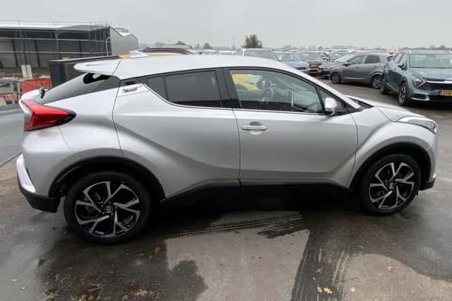 Toyota C-HR (2019) thumbnail 6