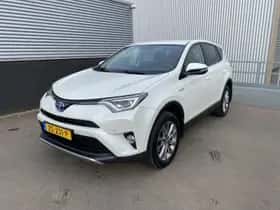 Toyota RAV4 (2016) thumbnail 3