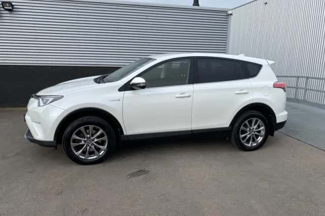 Toyota RAV4 (2016) thumbnail 4