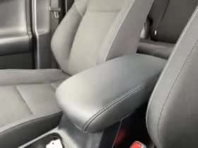 Toyota RAV4 (2016) thumbnail 39