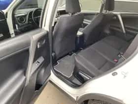 Toyota RAV4 (2016) thumbnail 45