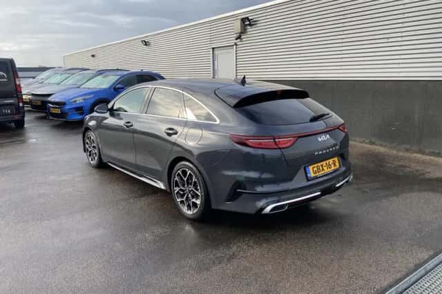 Kia Proceed (2024) thumbnail 5