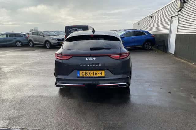 Kia Proceed (2024) thumbnail 6