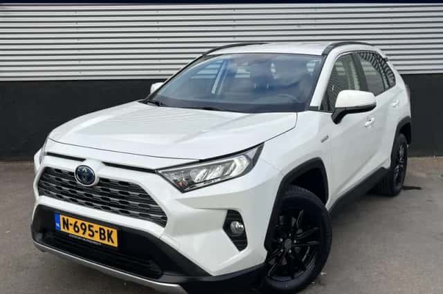 Toyota RAV4 (2021) thumbnail 1