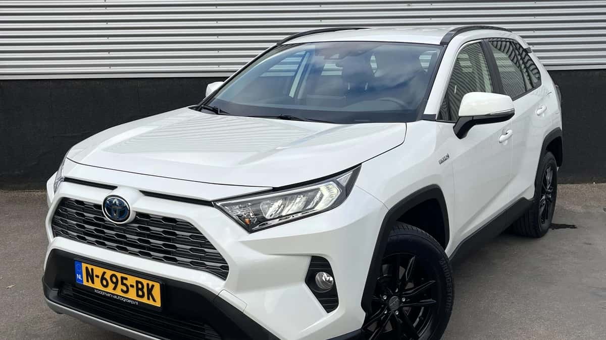 Toyota RAV4 (2021) — foto 1