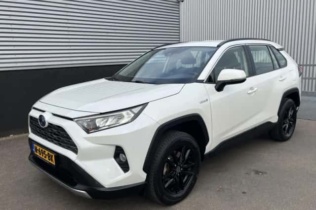 Toyota RAV4 (2021) thumbnail 4