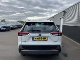 Toyota RAV4 (2021) thumbnail 9