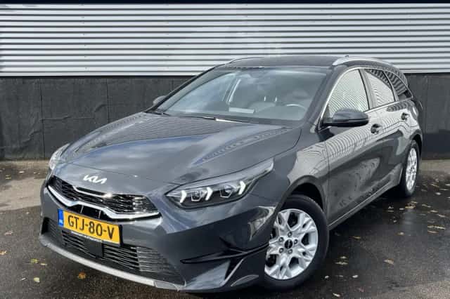 Kia Ceed Sportswagon (2024) thumbnail 1