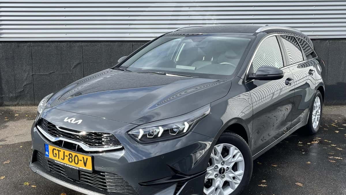 Kia Ceed Sportswagon (2024) — foto 1