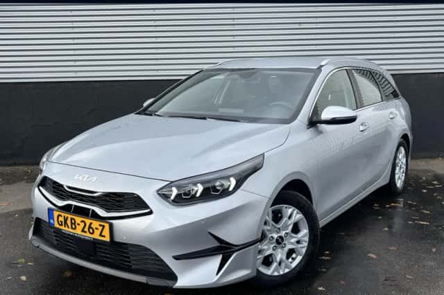 Kia Ceed Sportswagon (2024) thumbnail 1