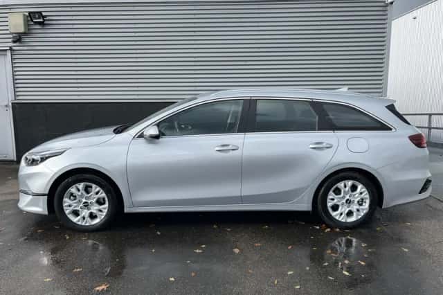 Kia Ceed Sportswagon (2024) thumbnail 3
