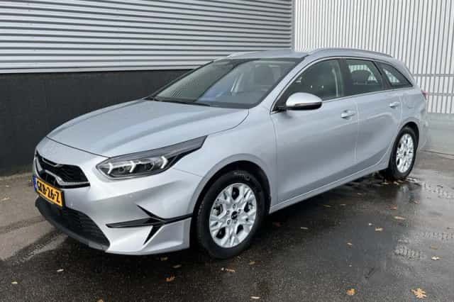 Kia Ceed Sportswagon (2024) thumbnail 4