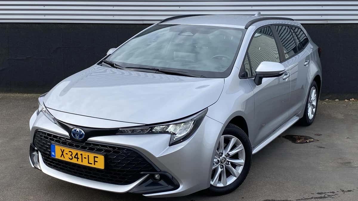 Toyota Corolla (2023) — foto 1
