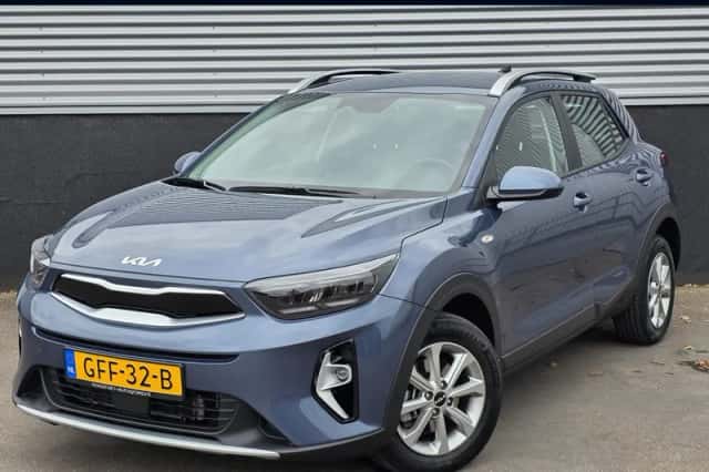 Kia Stonic (2024) thumbnail 1