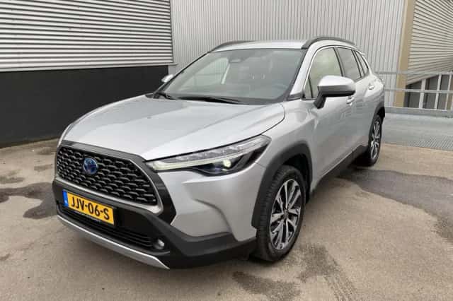 Toyota Corolla (2024) thumbnail 3