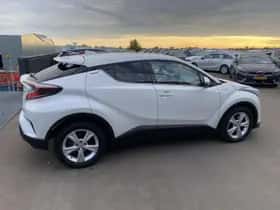Toyota C-HR (2018) thumbnail 11