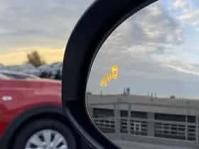 Toyota C-HR (2018) thumbnail 18