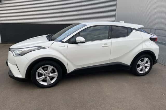 Toyota C-HR (2018) thumbnail 4