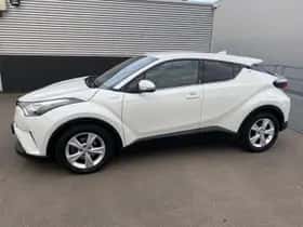 Toyota C-HR (2018) thumbnail 4