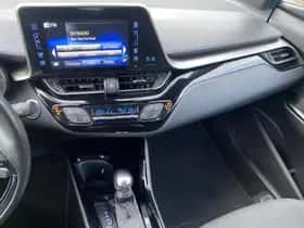 Toyota C-HR (2018) thumbnail 33