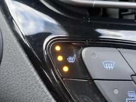 Toyota C-HR (2018) thumbnail 37