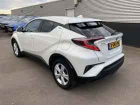 Toyota C-HR (2018) thumbnail 5
