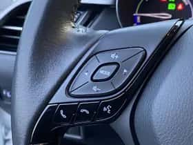 Toyota C-HR (2023) thumbnail 22