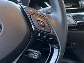 Toyota C-HR (2023) thumbnail 23