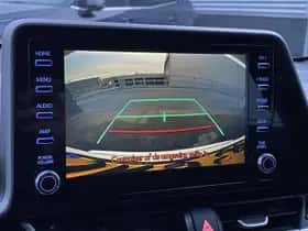 Toyota C-HR (2023) thumbnail 8