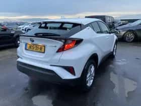 Toyota C-HR (2023) thumbnail 9