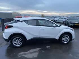 Toyota C-HR (2023) thumbnail 10