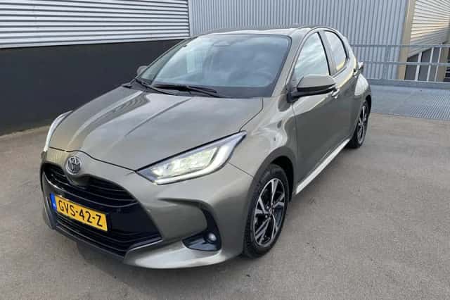 Toyota Yaris (2024) thumbnail 3
