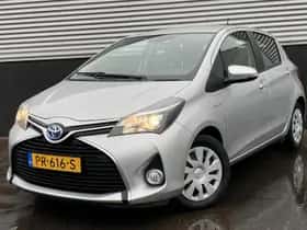 Toyota Yaris (2016) thumbnail 2