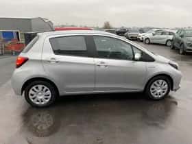 Toyota Yaris (2016) thumbnail 13