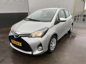Toyota Yaris (2016) thumbnail 3