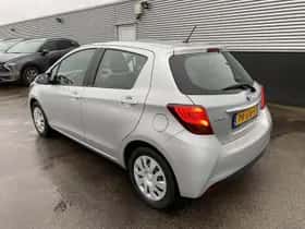 Toyota Yaris (2016) thumbnail 5